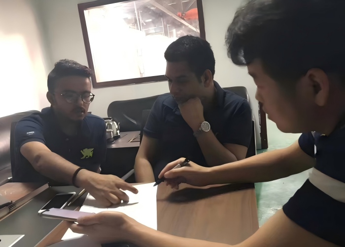 Customer visiting for OEM service