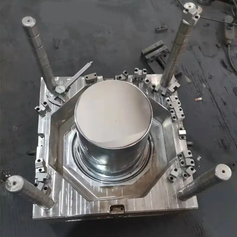 oem-plastic-bucket oem-plastic-bucket