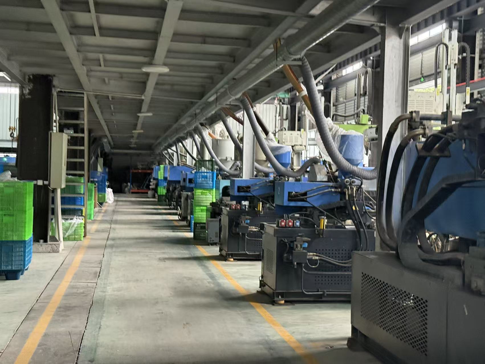 injection machines.jpg injection machines.jpg