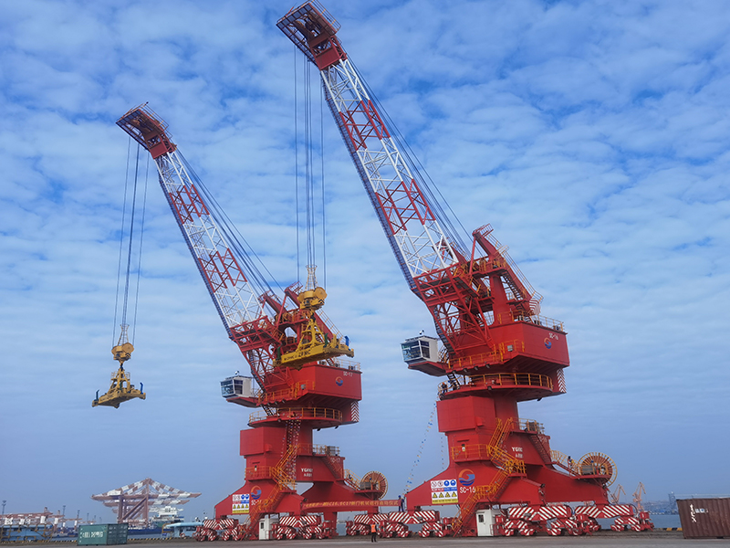 container port cranes at the Nansha Phase I terminal of Guangzhou Port, China
