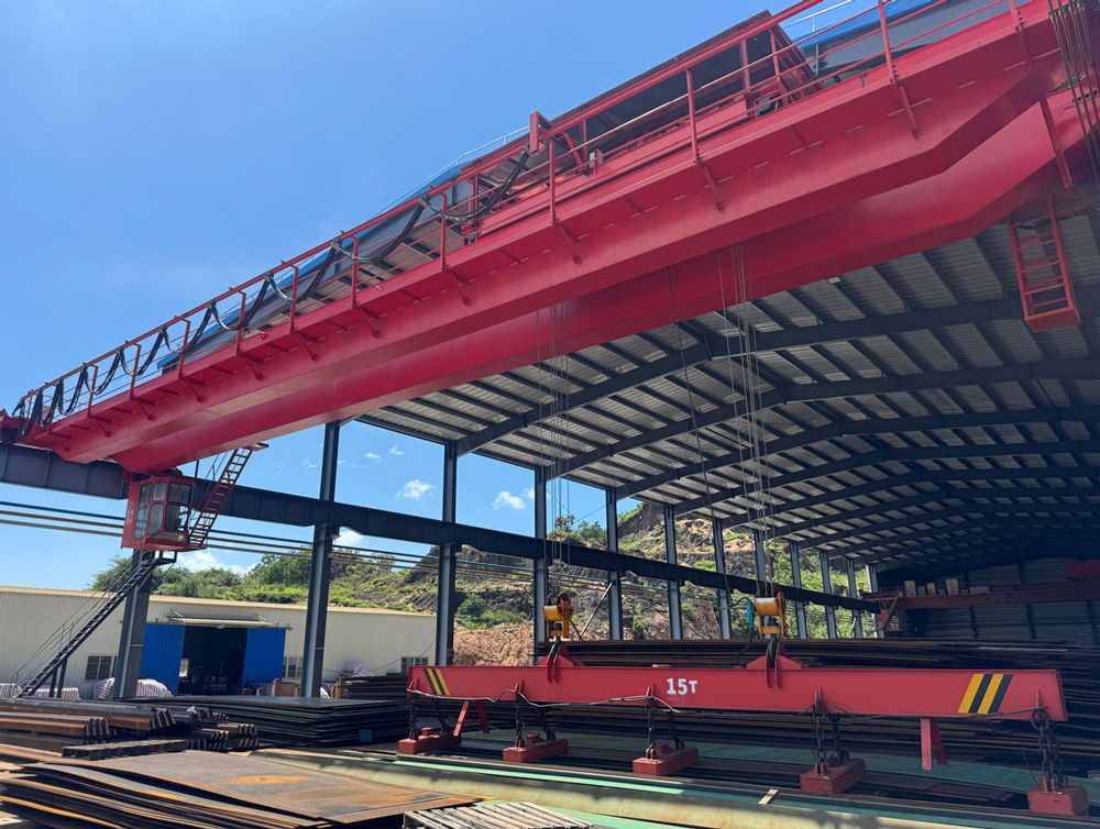 QA Double Girder Overhead Crane With Electromagnetic Hook