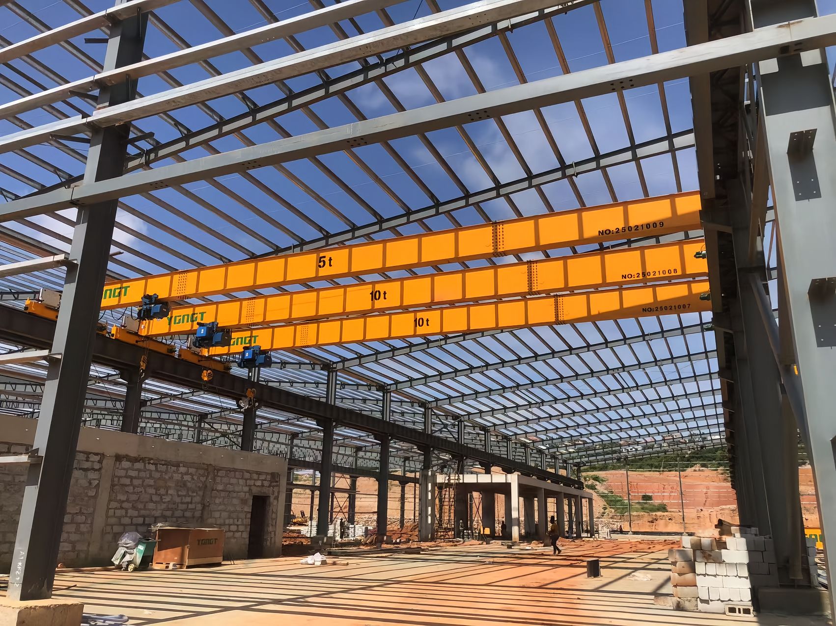 Single-Girder EOT Cranes