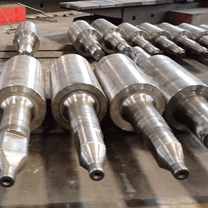 Study on quenching process and influence of new forged high speed steel cold rolling work roll material