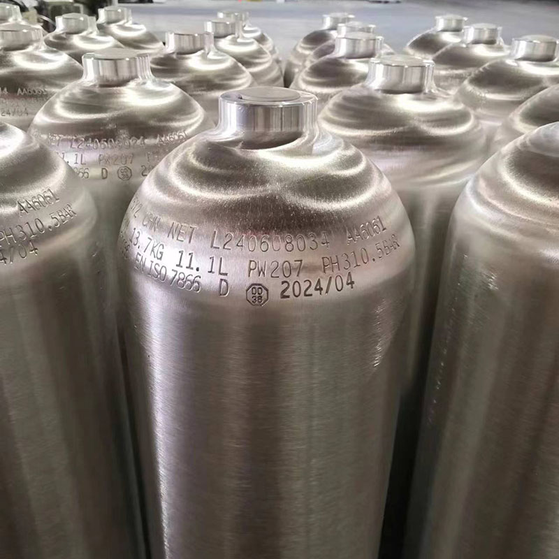SCUBA aluminum gas cylinders