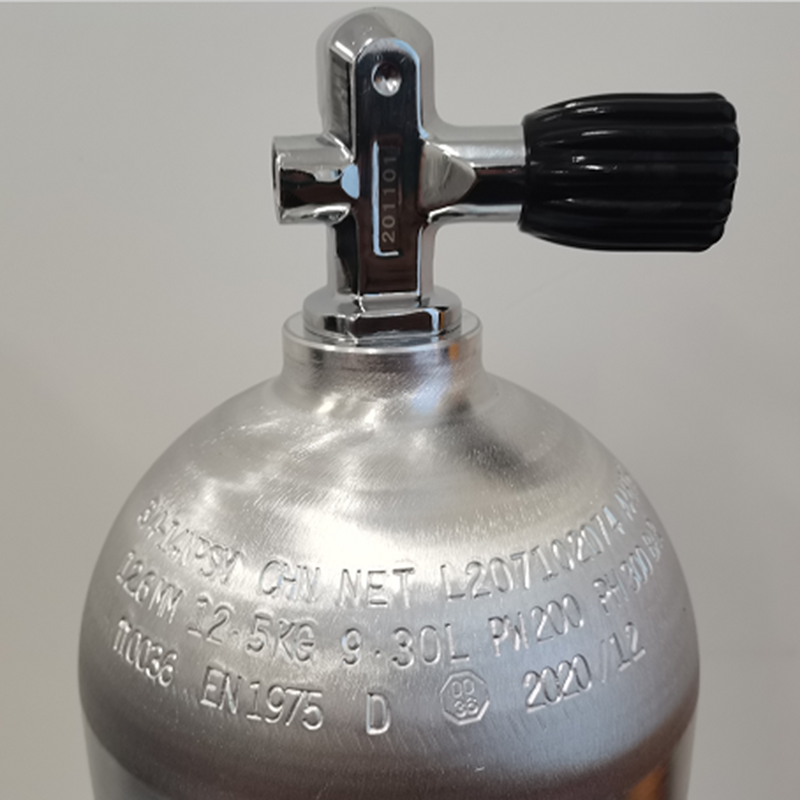 SCUBA aluminum gas cylinders