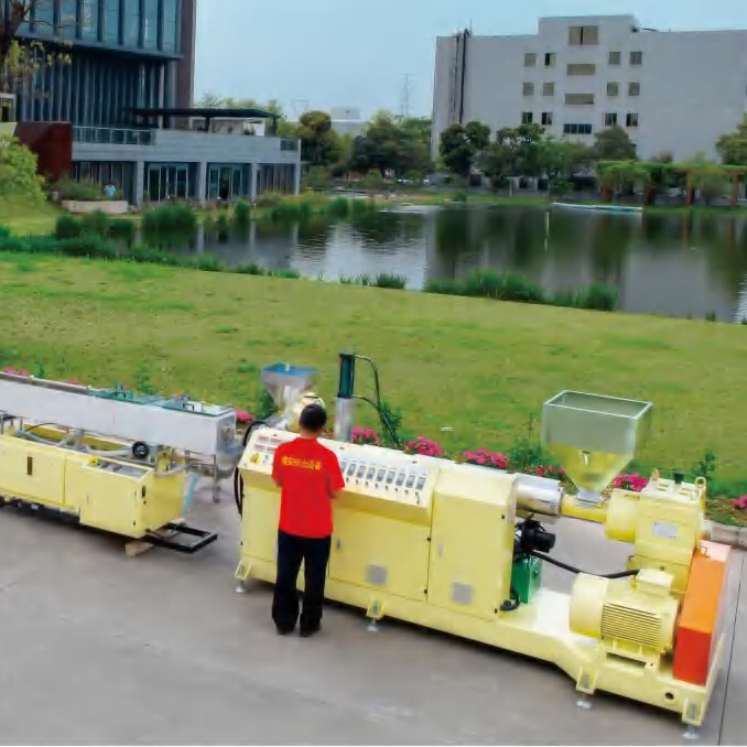 Single and Two-color Screwdriver Handle CA Rod Extrusion Machine
