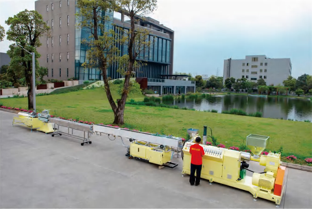 Screwdriver handle CA rod extrusion machine