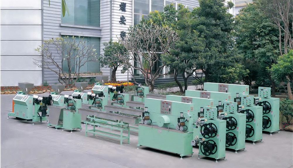 Plastic net extrusion line