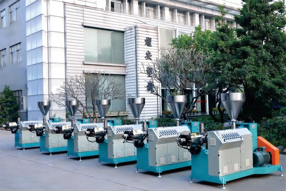 Plastic solution Extruders