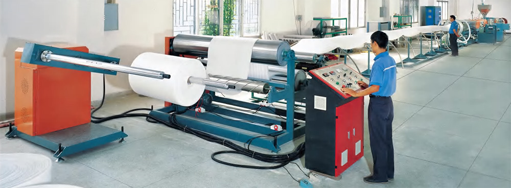 Foam sheet extrusion machine