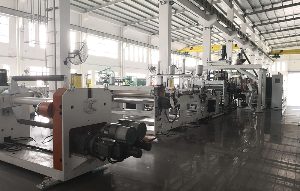 PET thermoforming sheet extruder