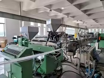 Mark pen's ink reservoir extrusion line