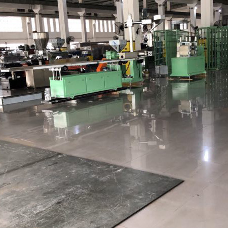 Mark pen's ink reservoir extrusion line