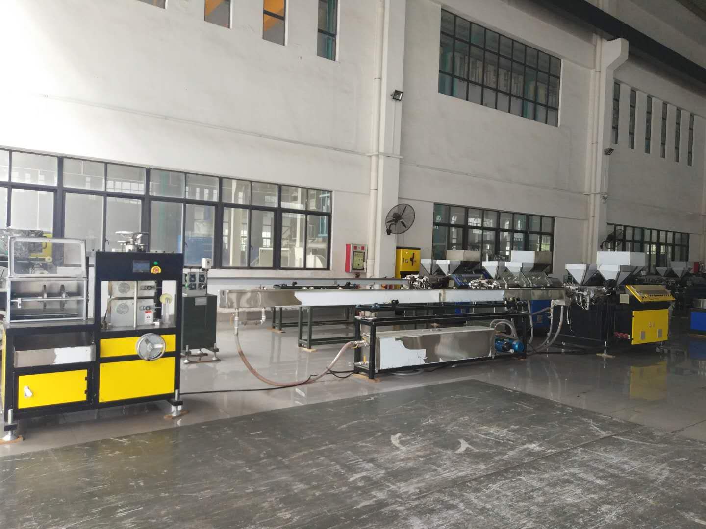 helical colorful pen barrel extruder