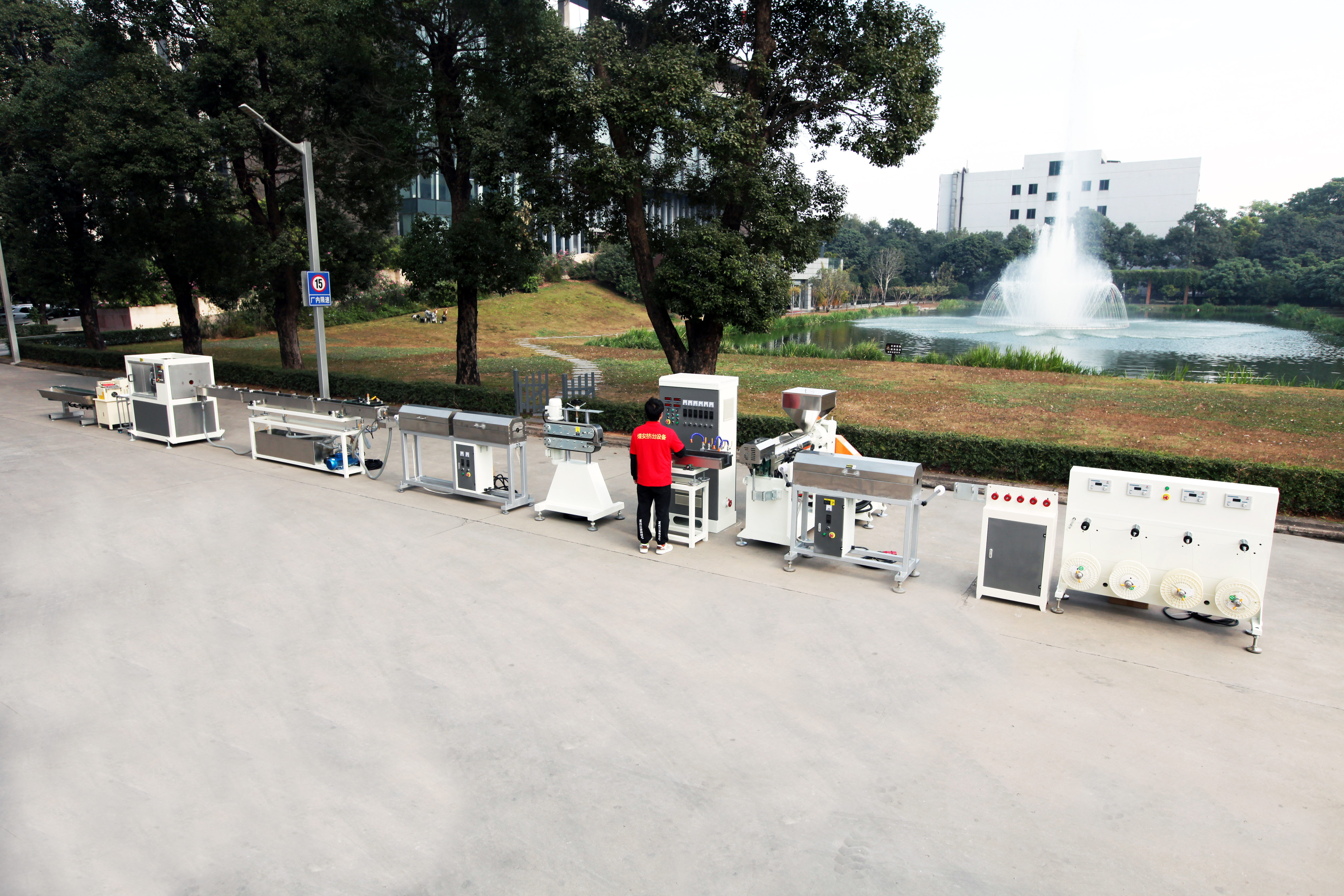 AUTOMOBILE signal hose extrusion line