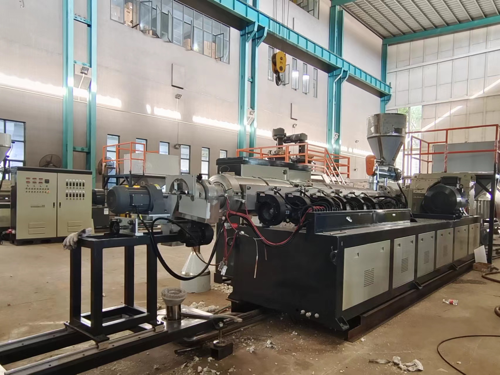 Clear PVC compounding extruder machine