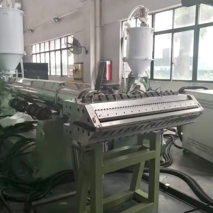 Double layer PVC sheet extrusion line