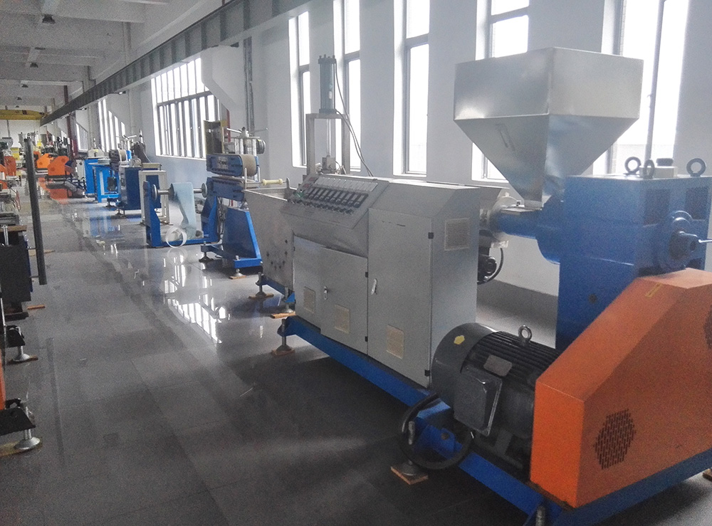 PP drain board extrusion machine