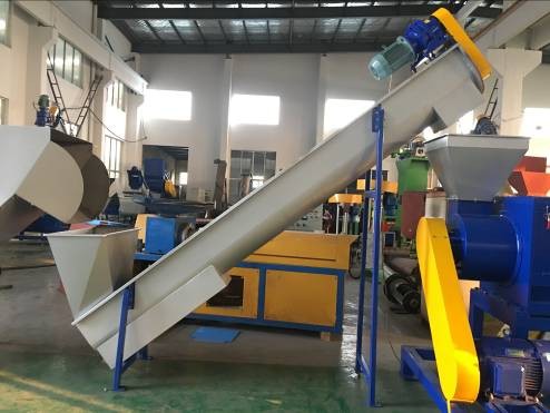 Automatic turnkey equipment for PET bottles washing