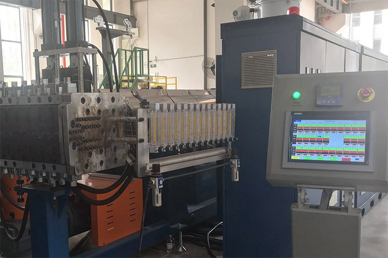 PVC Roof Sheet Extrusion Machine PVC Roof Sheet Extrusion Machine