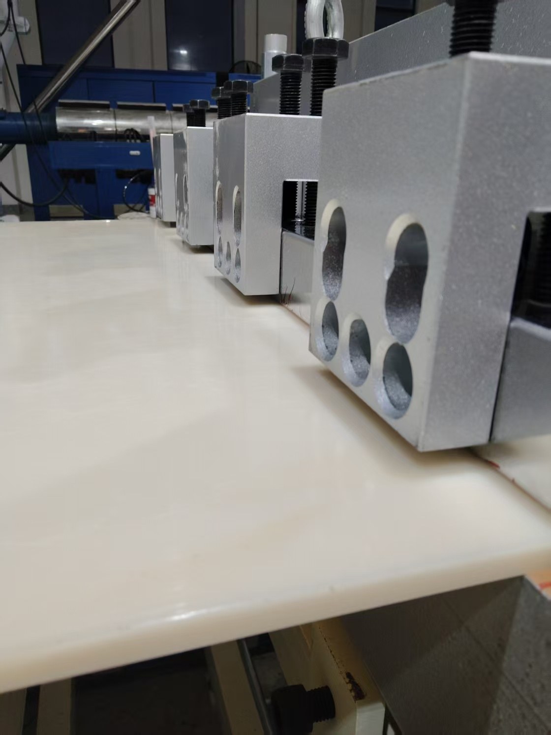 PEEK POK THIKCK BOARD EXTRUSION MACHINE