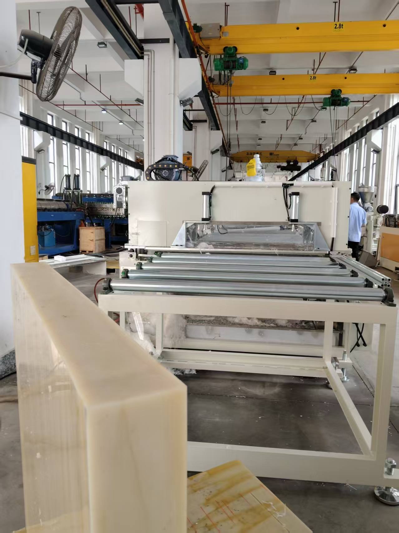 PEEK POK THIKCK BOARD EXTRUSION MACHINE