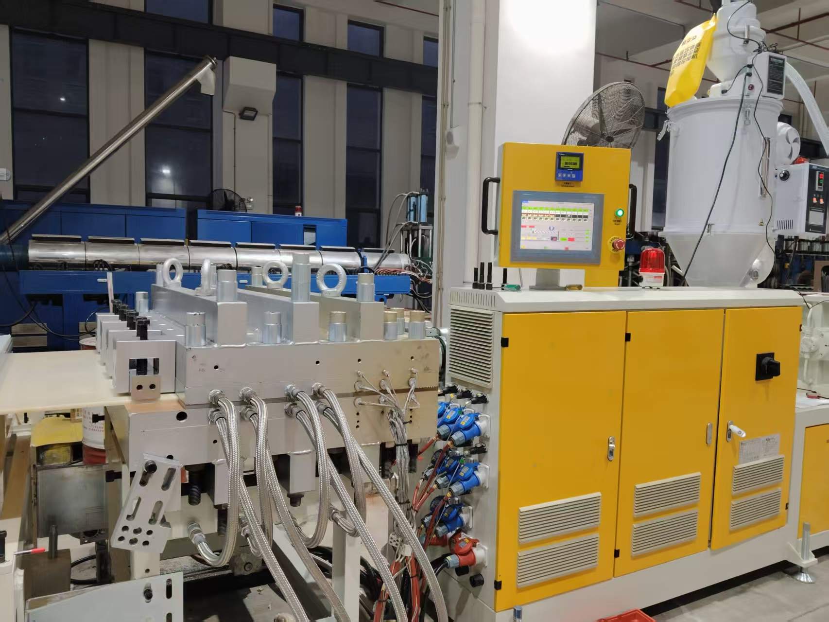 PEEK POK THIKCK BOARD EXTRUSION MACHINE