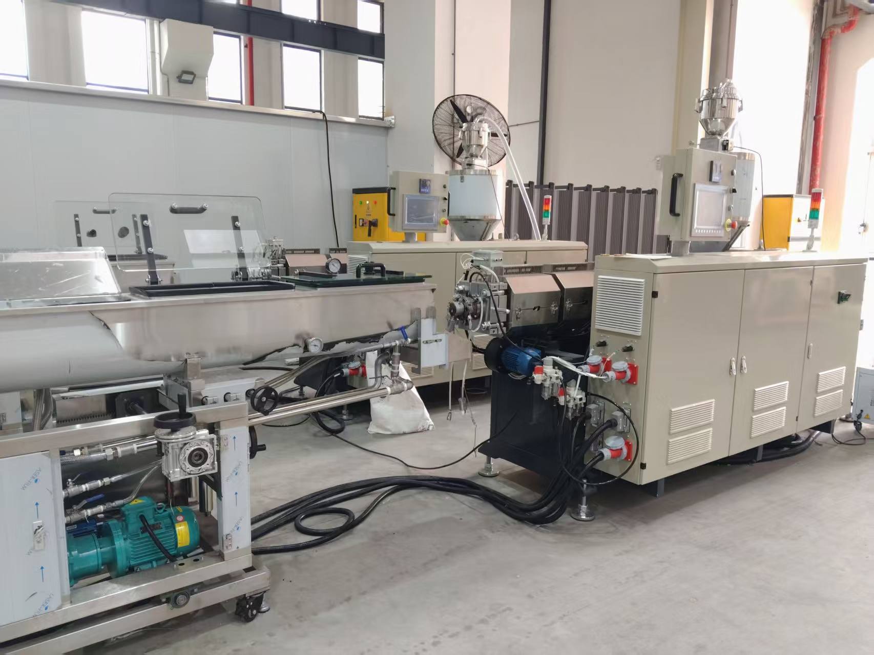 pump spray pipe machine