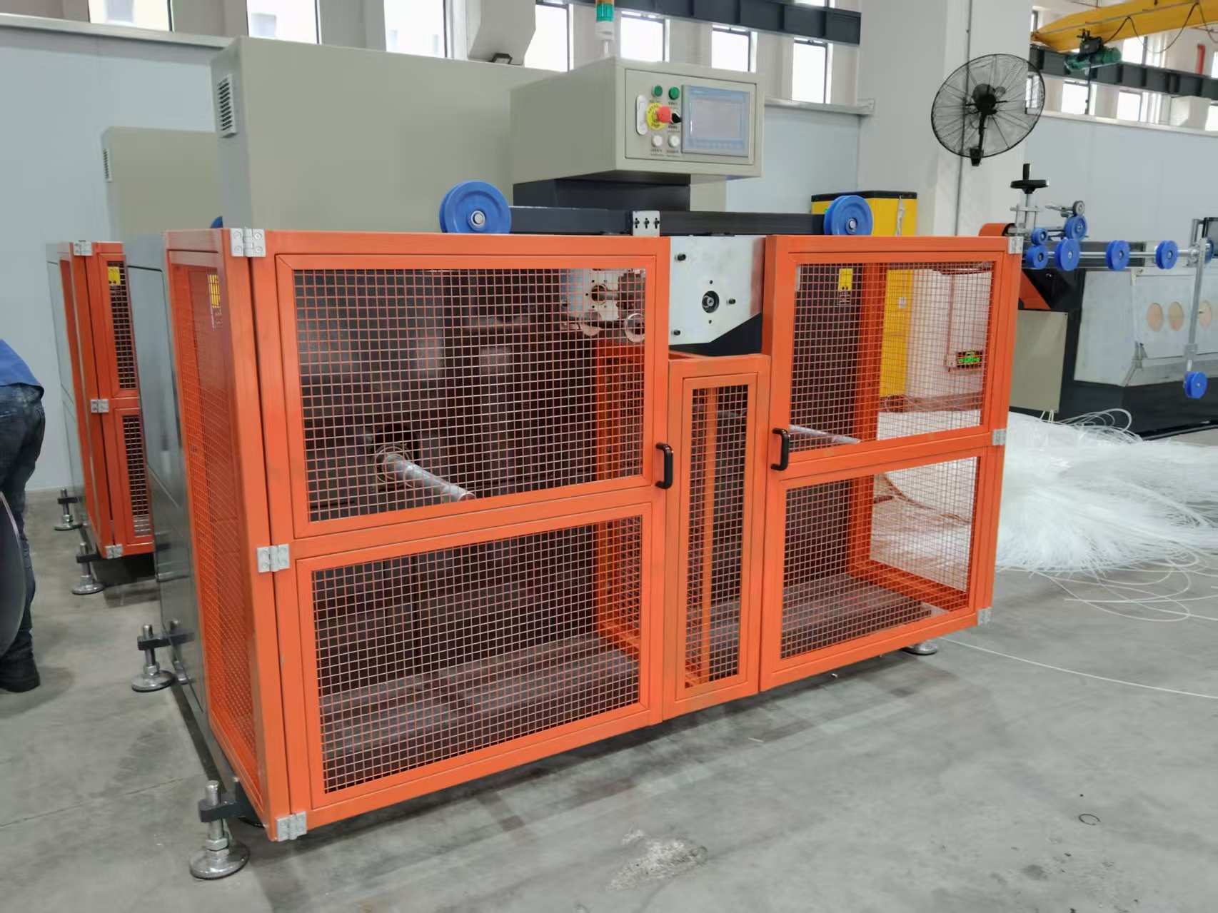 pump spray pipe machine