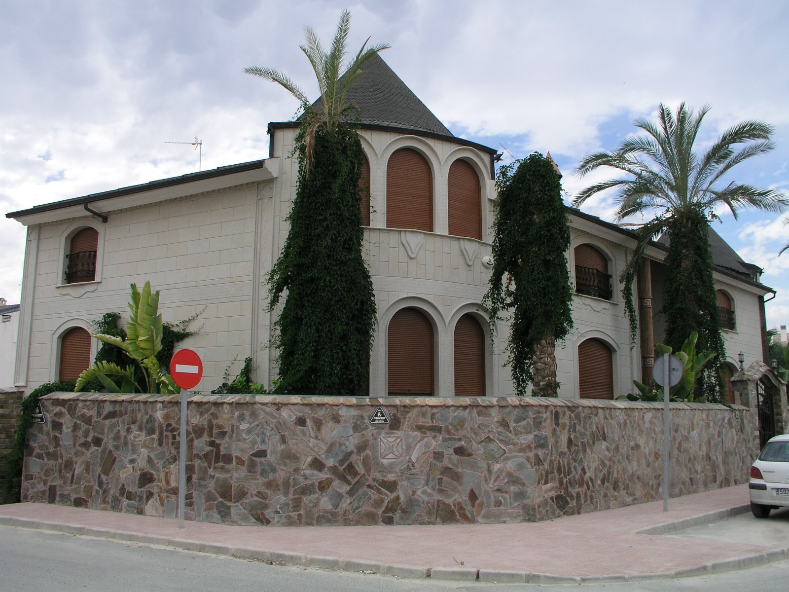 SANTA ANA