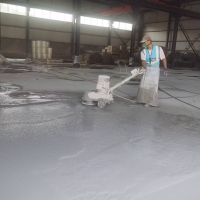 A nova fábrica está em construção