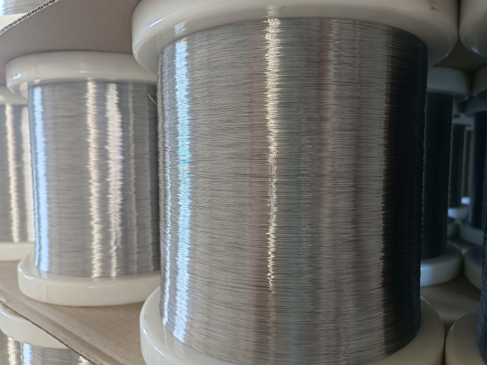 Сетка из нержавеющей стали для использования в теплоизолирующих средах