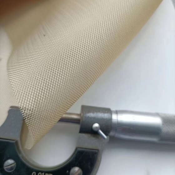 ¿Cuáles son las aplicaciones potenciales del PPS, un material resistente a altas temperaturas, a la corrosión y de gran rigidez?