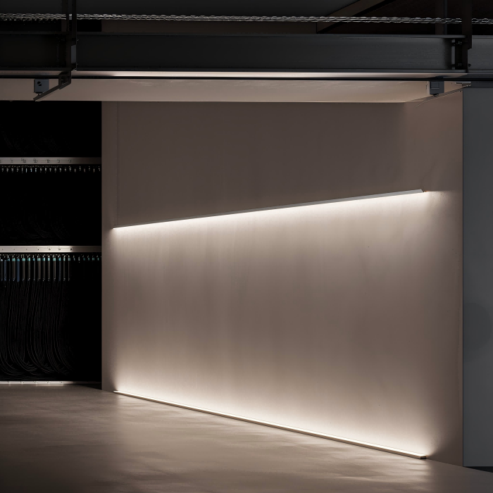 Why Wall Washer Lights Require Redundant Wiring?