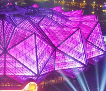 Why Choosing LED Window Lights Boosts Foot Traffic for Businesses