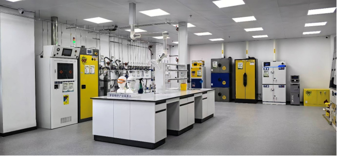 كوزو تساعد جامعة الغابات الشمالية الشرقية في بناء أول مركز تدريب عملي لمختبرات الصحة والسلامة والبيئة في شمال شرق الصين