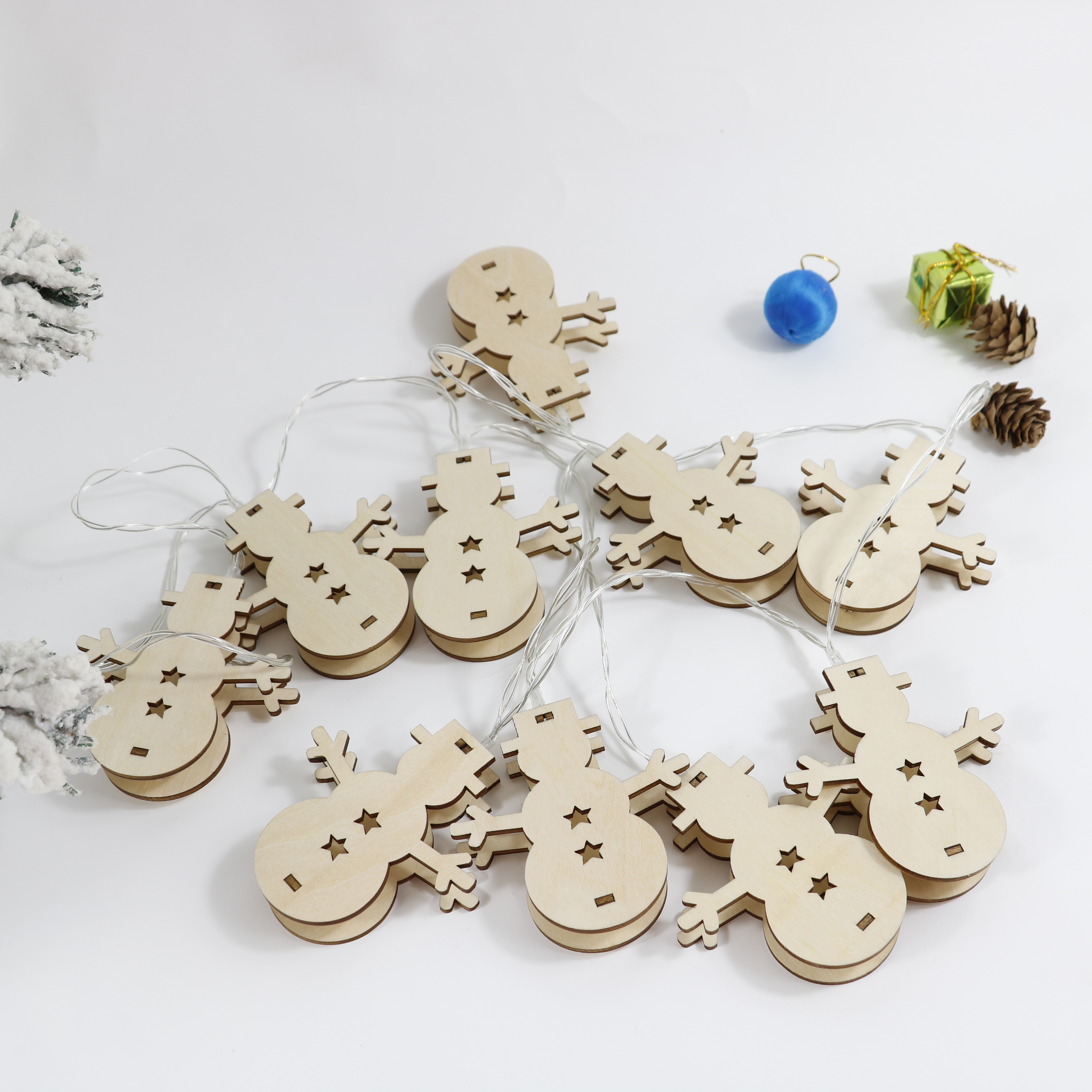 wooden christmas tree pendant