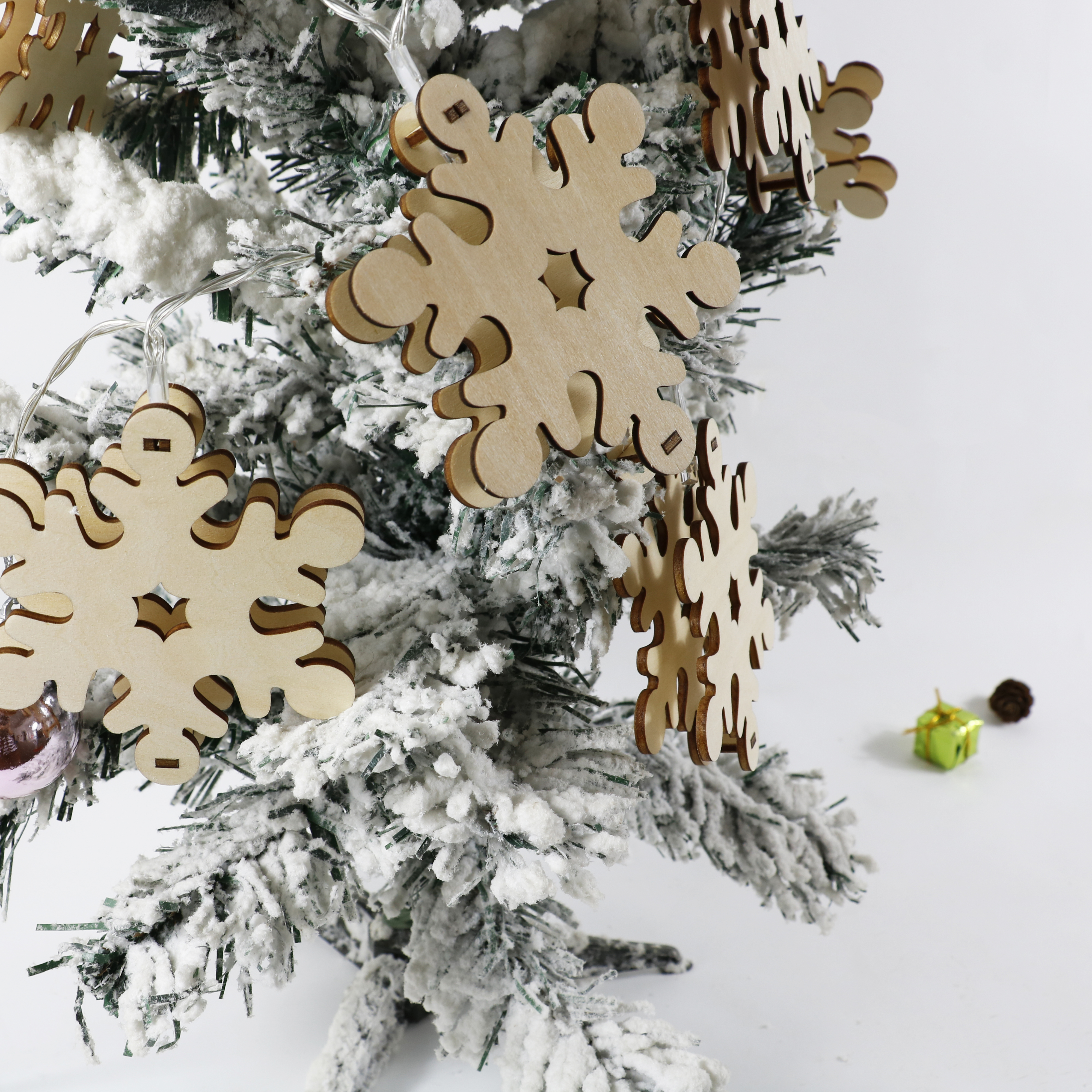 laser cut wood christmas ornament