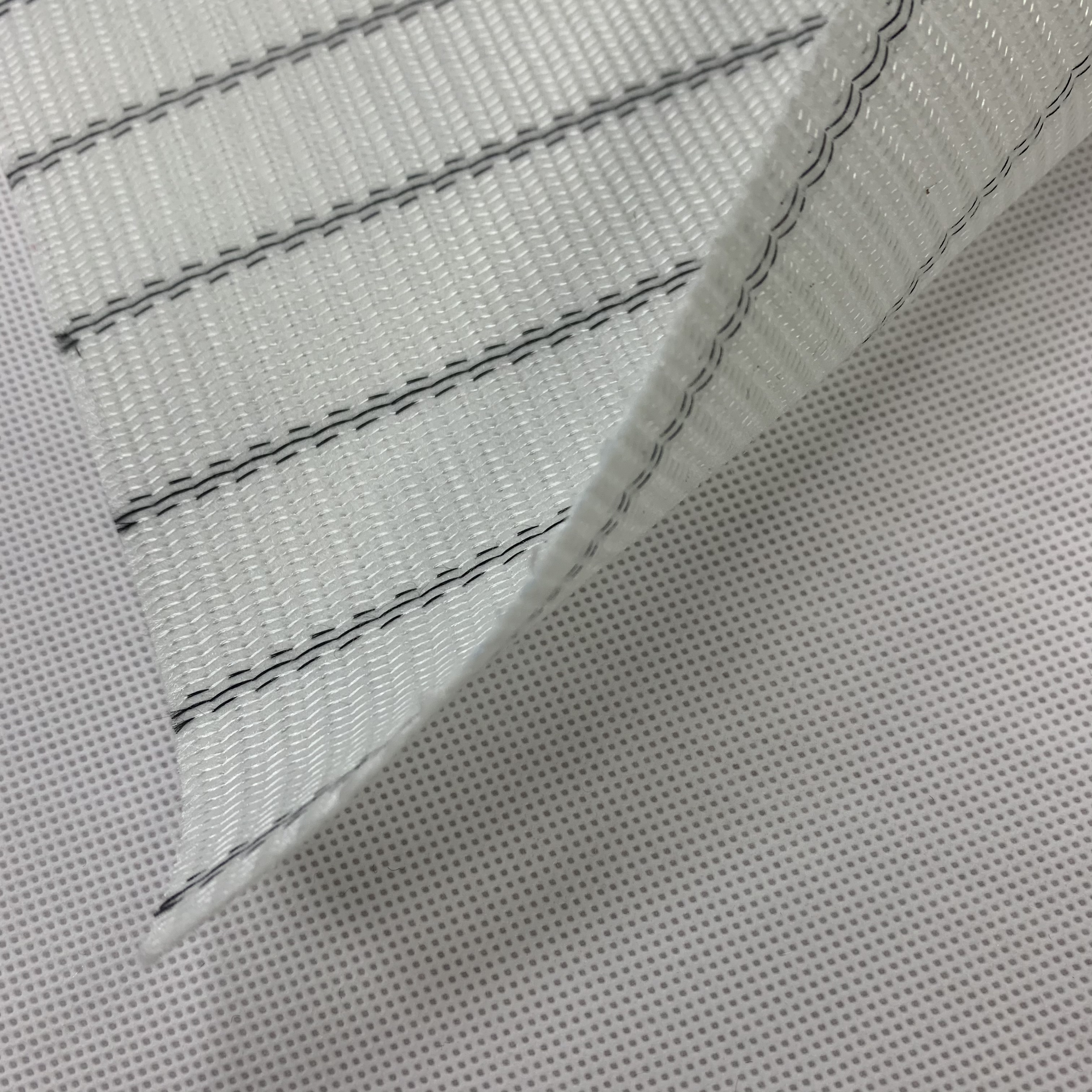 Processed and customized 100% Polyester Stitchbond nonwoven for bag / home textile material