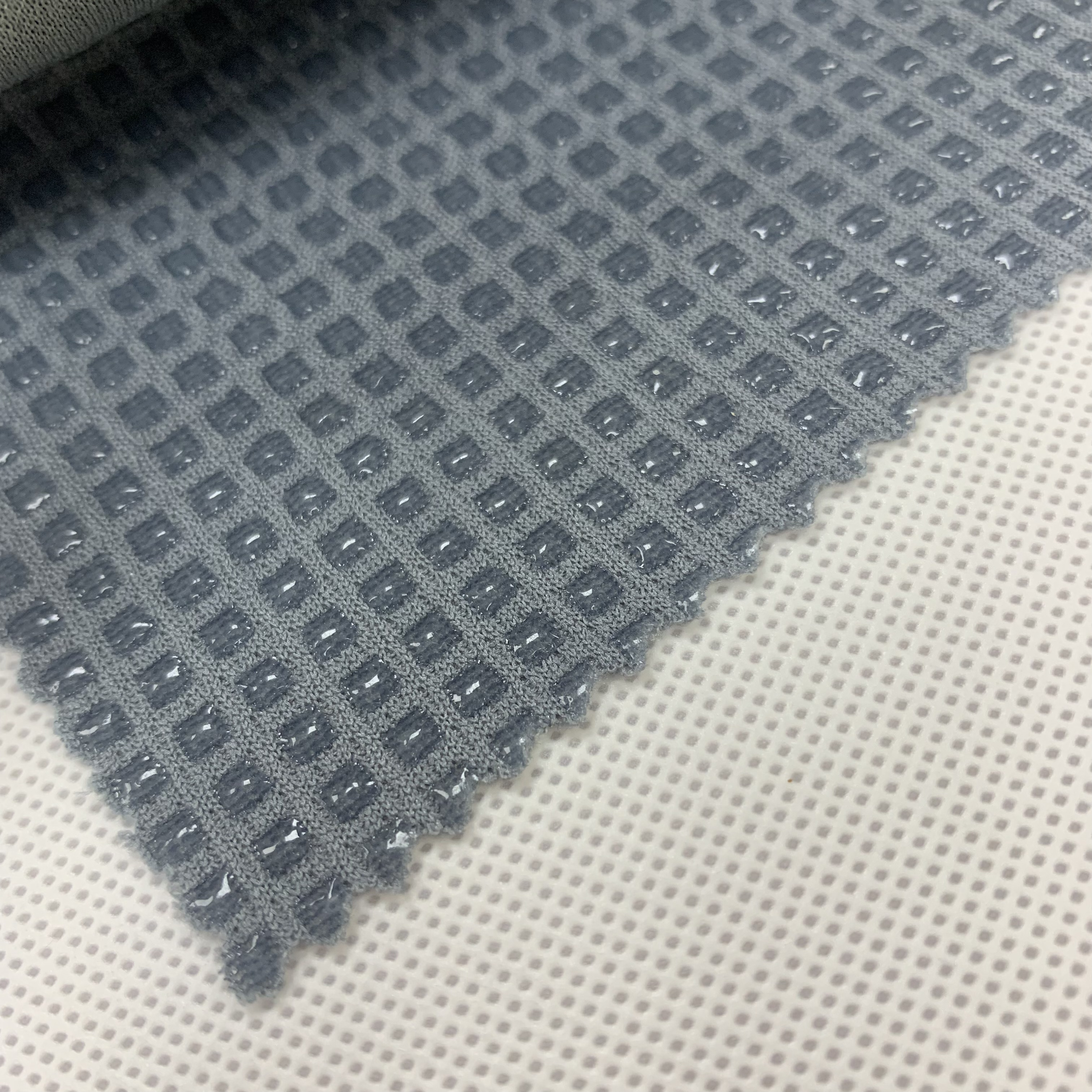 Textiles Waterproof Anti-Slip 100% PP Non-Slip Non-Woven Fabric with PVC Silicone Dots for Rugs Slipper Shoes