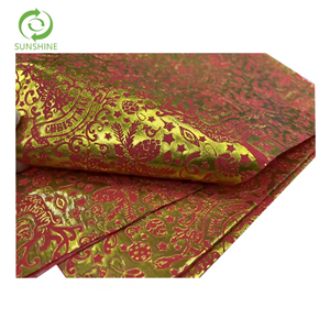 PP Nonwoven 3D hot stamping Christmas deer printed Embossed nonwoven fabric Colorful Spunbond nonwoven in Roll