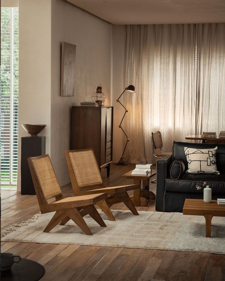 Wabi-Sabi Aesthetics Lead the Trend, Antique Wood Furniture Wins Overseas Favour