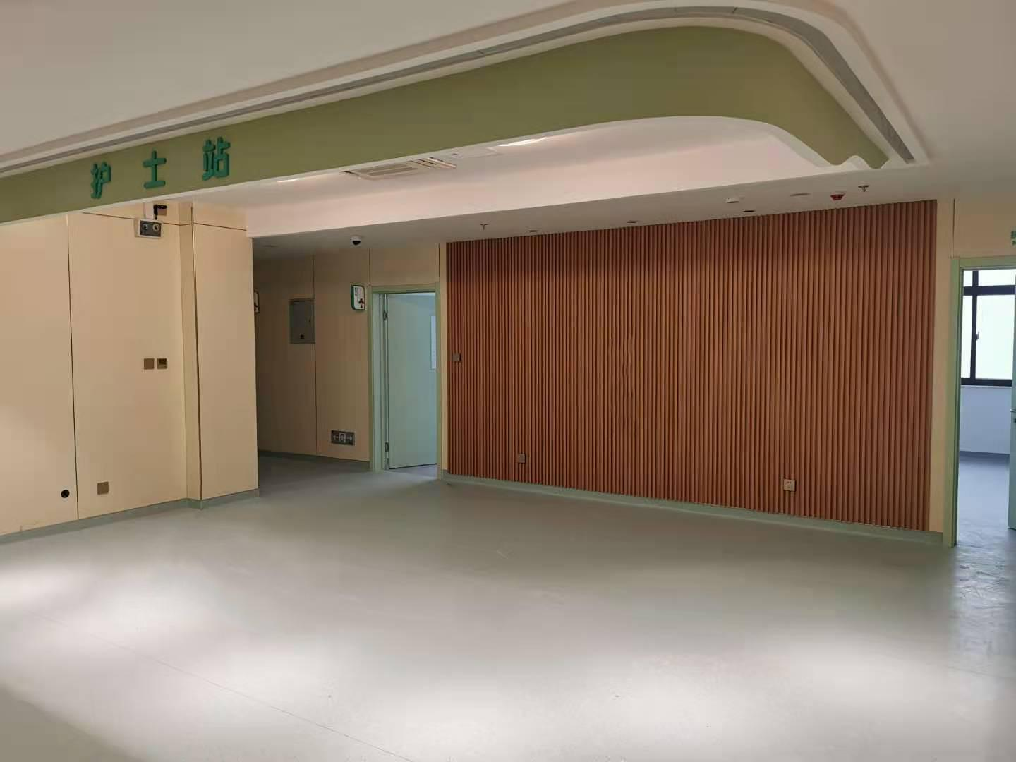 Fire resistant decorative panel