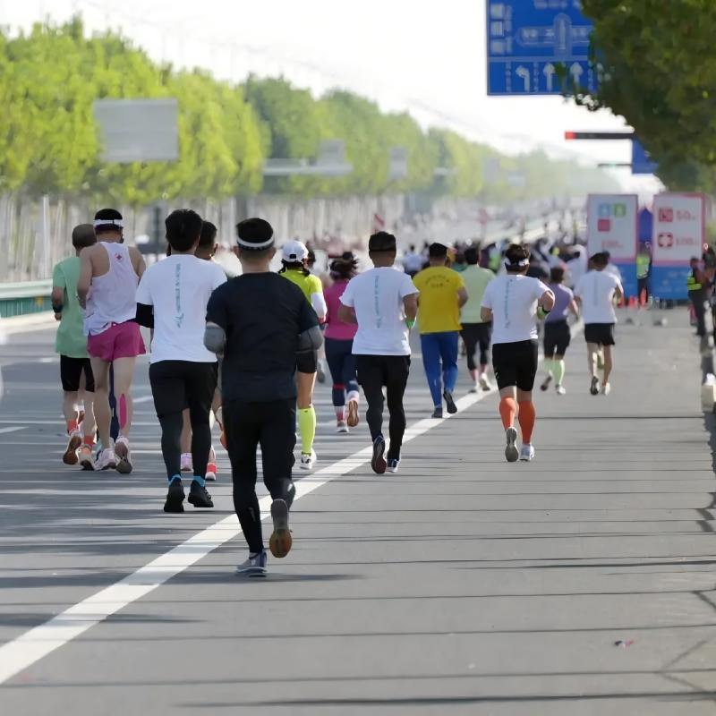 the heat of metal metal is as intense as the determination shown in a marathon race.(1).jpg