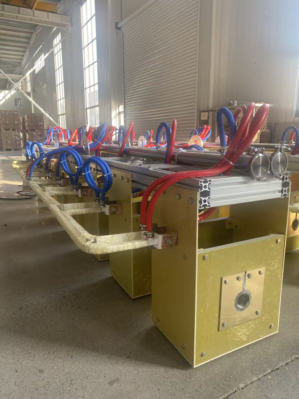 Medium-Frequency Induction Heating Furnace