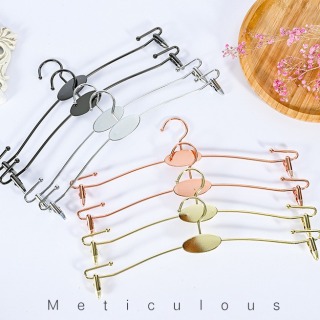 ZERUN Customized Commercial Exhibition Metal Hangers Close Fitting Clothing Durable Lingerie Hangers for Wardrobe Bathroom Use