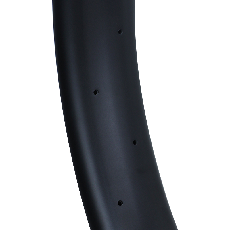 Winter-Ready Carbon Snow Rim Tubeless Ready Snow/Winter 28x80mm