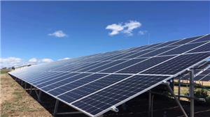 แผงโซลาร์เซลล์พร้อมระบบกักเก็บแบตเตอรี่