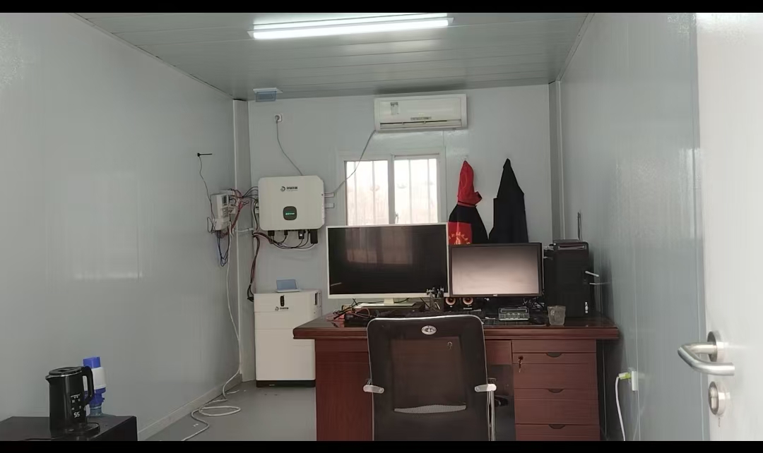 Prefabricated Houses With Solar Cell Roofs For Households