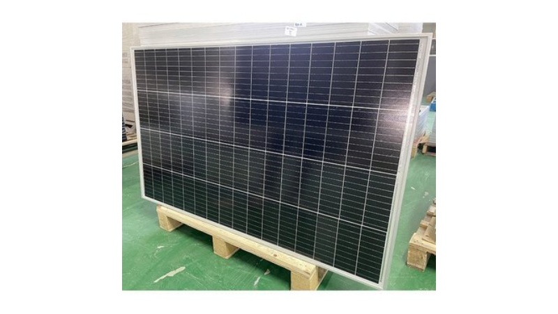 Small monocrystalline photovoltaic panel